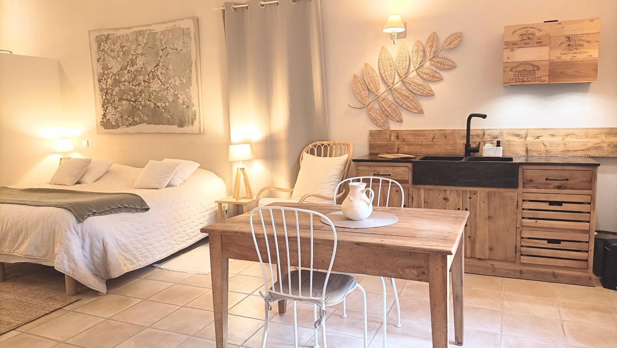 La Ferme Les Eybrachas Hotel Réauville Room photo
